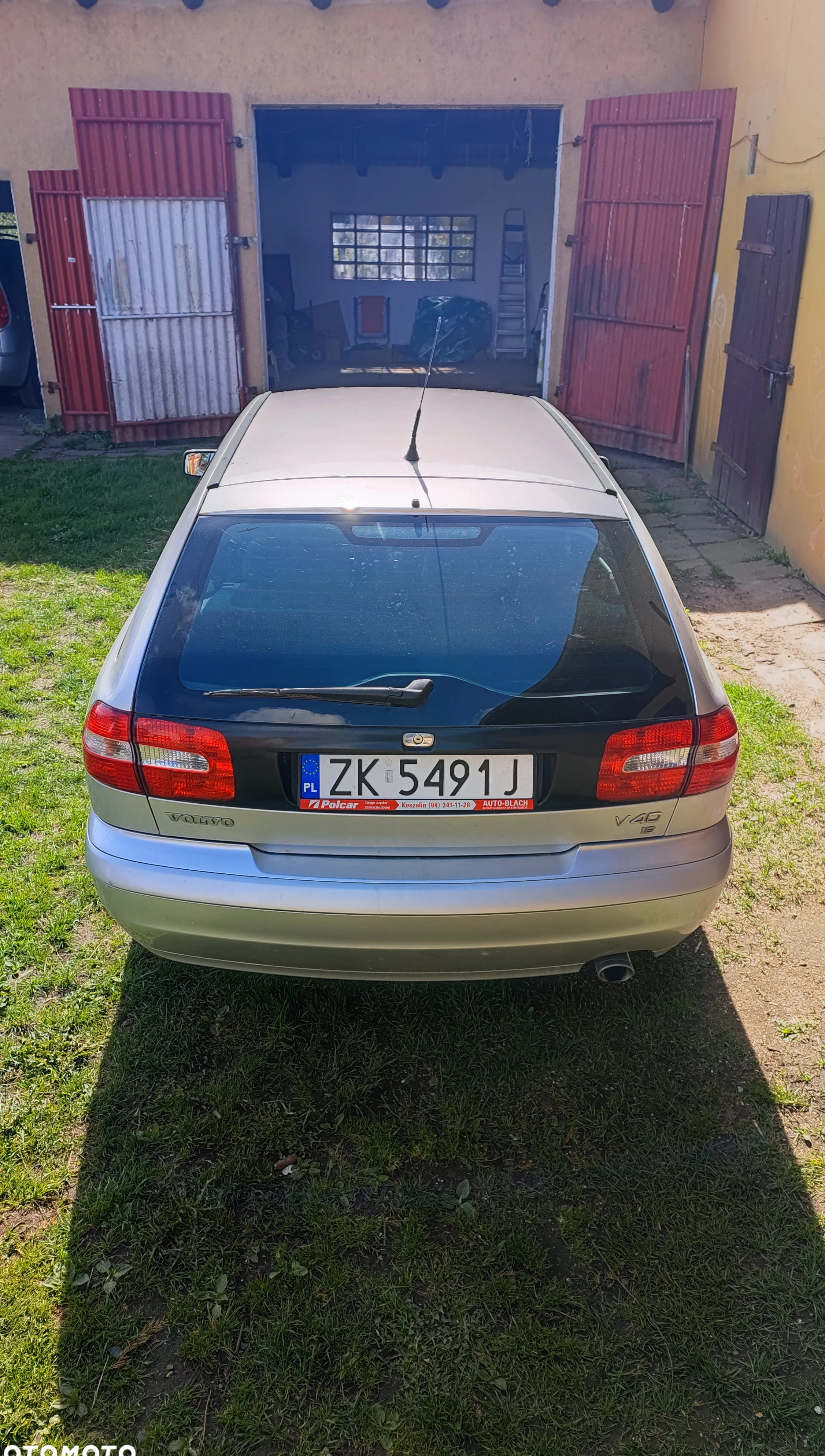 Volvo V40 cena 3500 przebieg: 190000, rok produkcji 2002 z Międzybórz małe 46